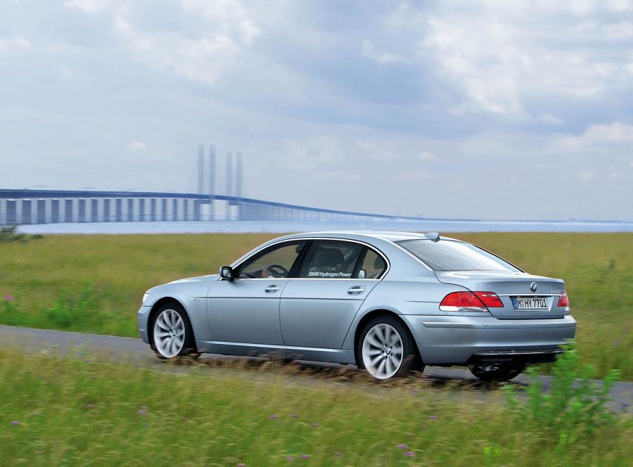  BMW Hydrogen 7 2006 года  (фото 36 из 73)